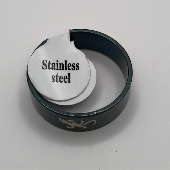 Stainless Steel Black Ring with Silver Lizard Design U.S Size 11.5 - Picture 2 of 3